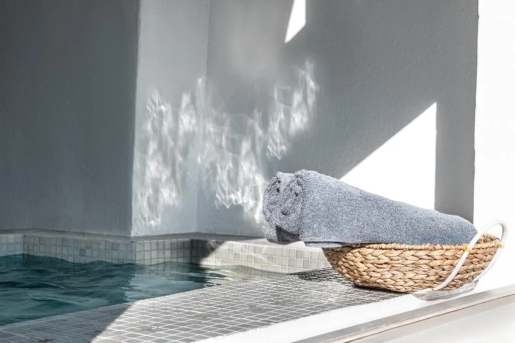SUITE WITH JACUZZI Room, Caldera Premium Villas, Santorini