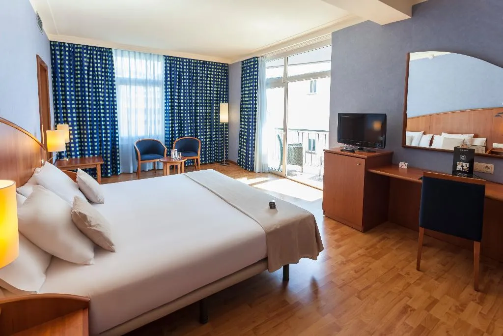 SUITE TWO BEDROOMS Room, Delfin, Costa Brava