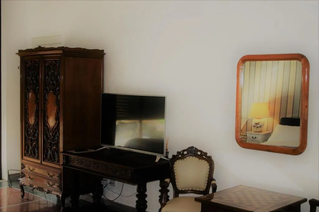 Room, B&B Bonne Nuit Rome, Naples