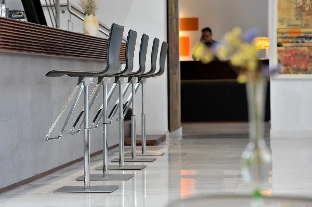 Bar, Athenaeum Grand Hotel, Athens