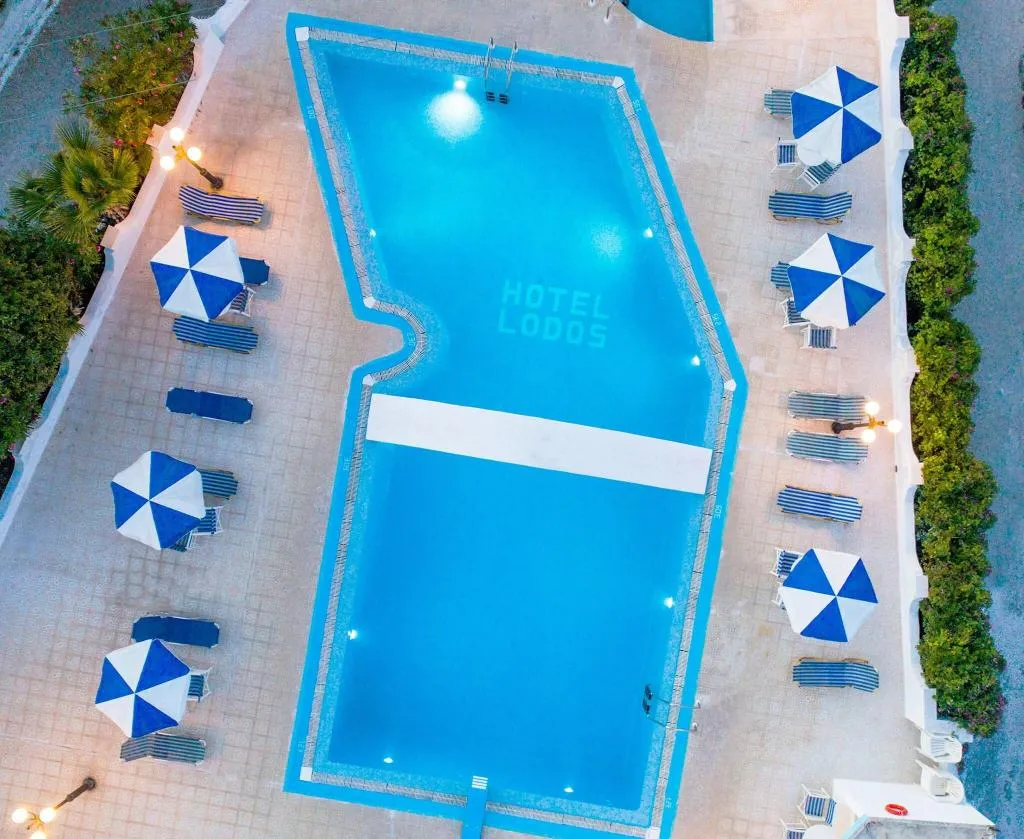 Pool, Lodos, Santorini