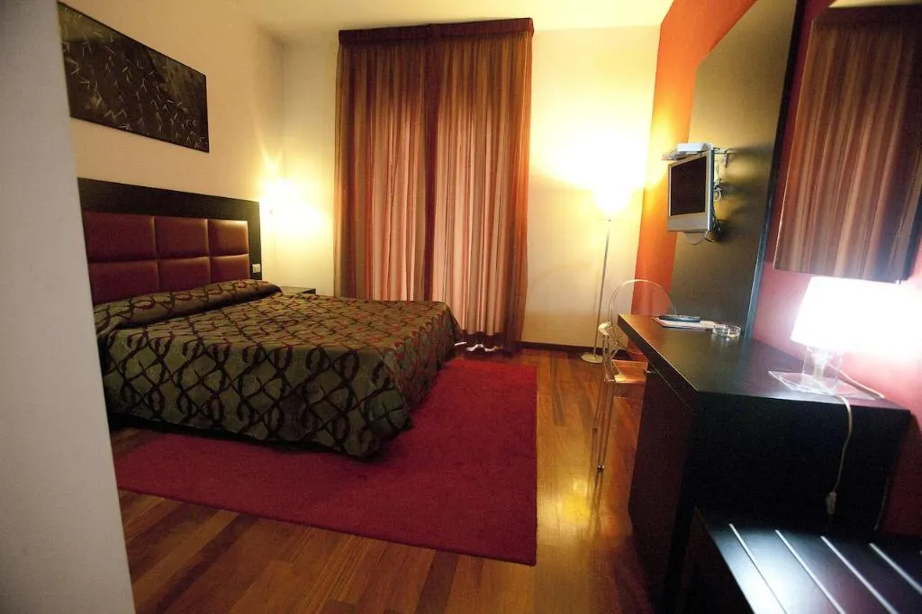 DOUBLE SINGLE USE STANDARD Room, La Chicca Palace Hotel, Catania