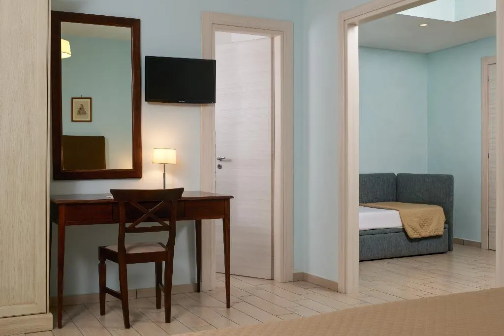 FAMILY ROOM DELUXE Room, Sea Breeze Residence, Naples