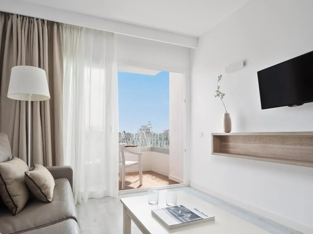 SUITE POOL VIEW Room, Puerto Azul Suite Hotel, Majorca