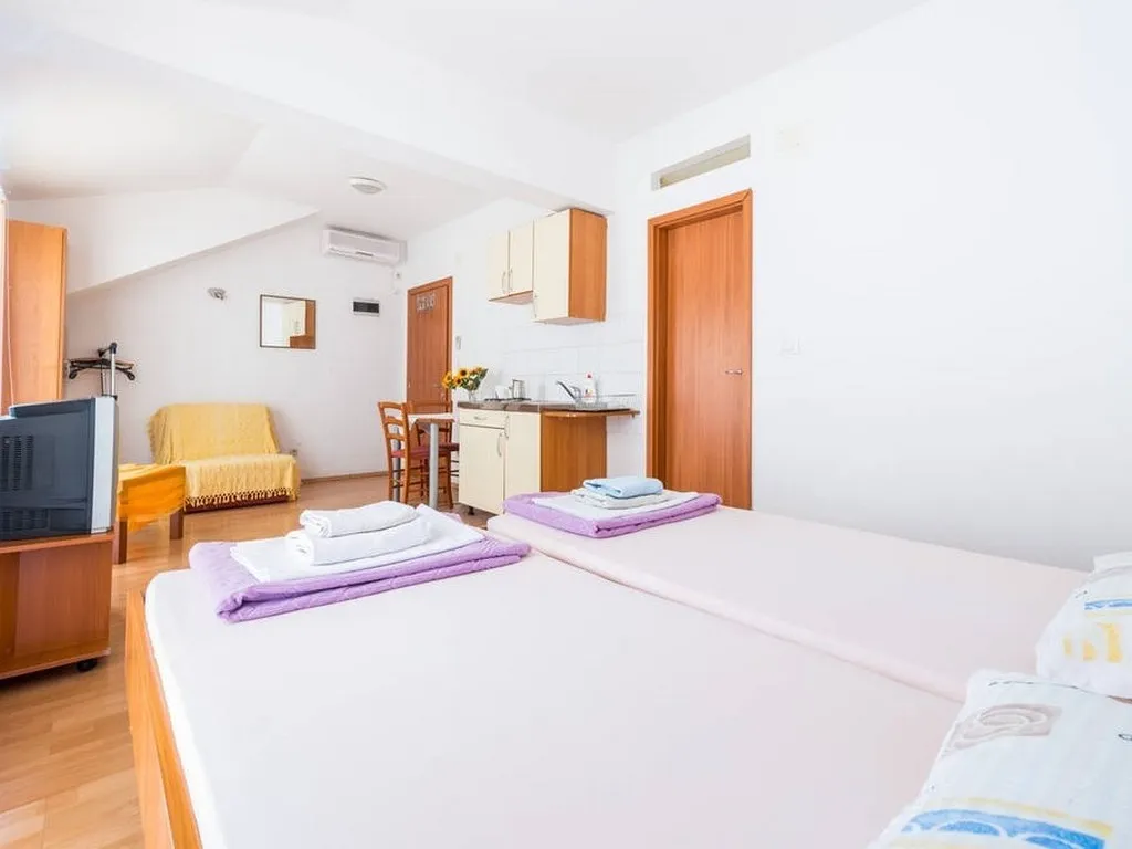 STUDIO CAPACITY 3 Room, Apartments Ivanka, Dubrovnik
