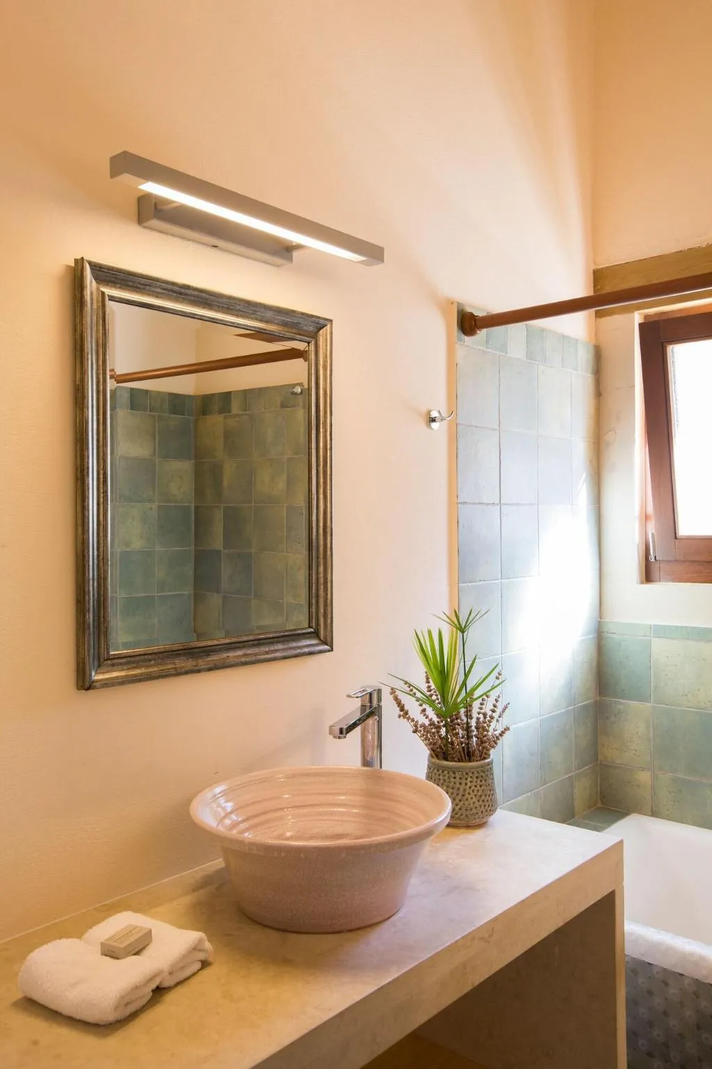 Room, Kapsaliana Village Hotel, Crete