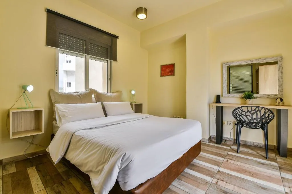 Room, Athens Way Lofts, Athens