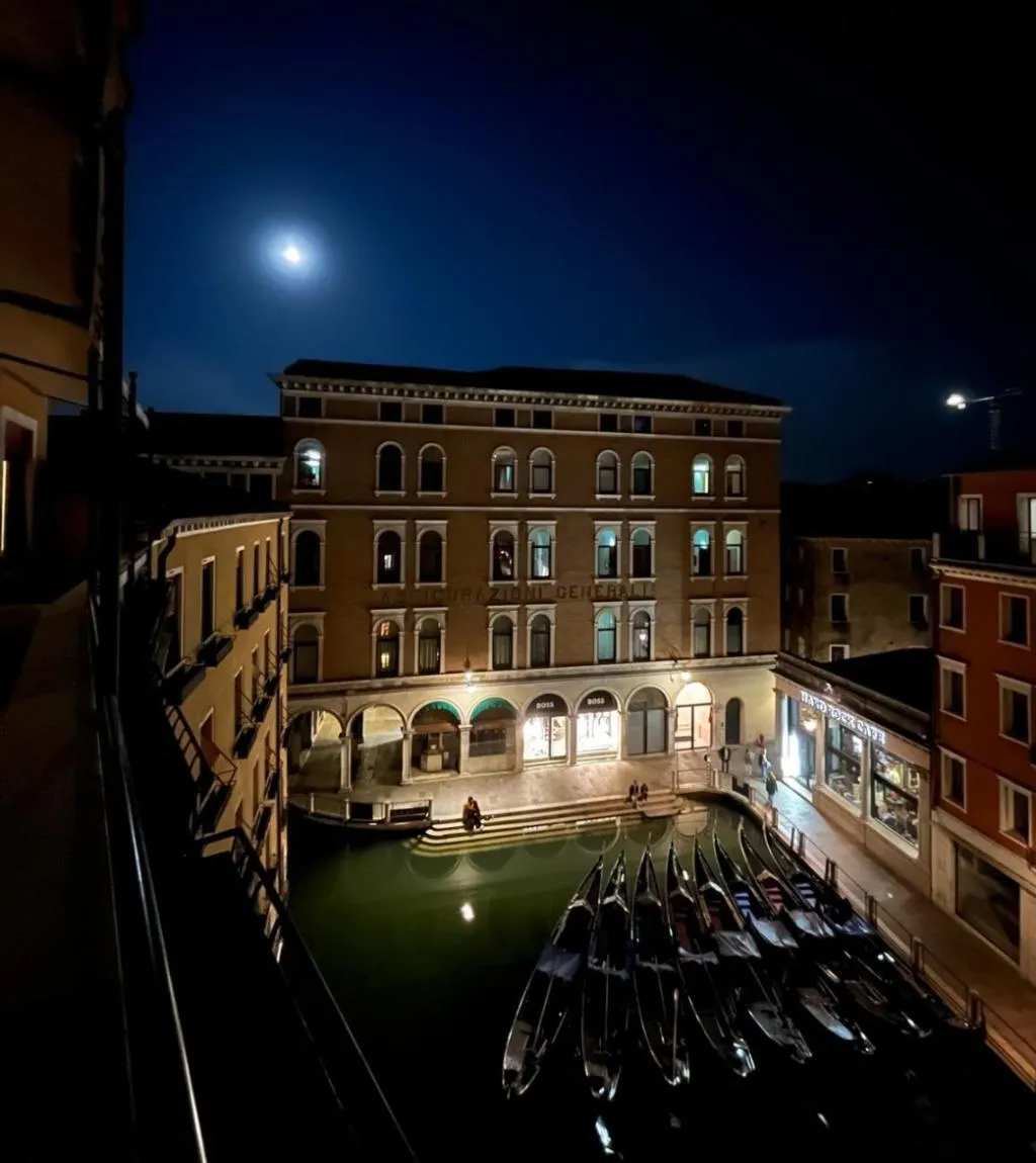 Sports and Entertainment, Cavalletto E Doge Orseolo, Venice