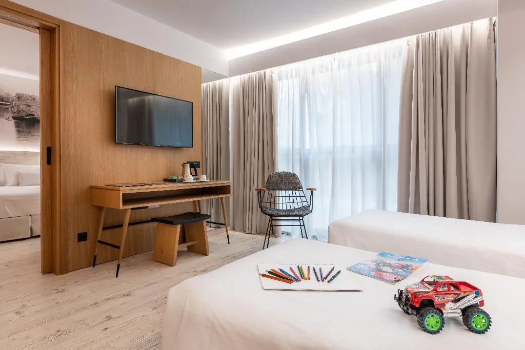 FAMILY ROOM STANDARD Room, Ibis Styles Heraklion Central, Crete