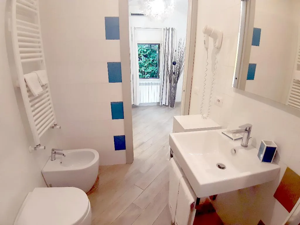 SUITE CAPACITY 3 Room, Esperidi Resort, Naples