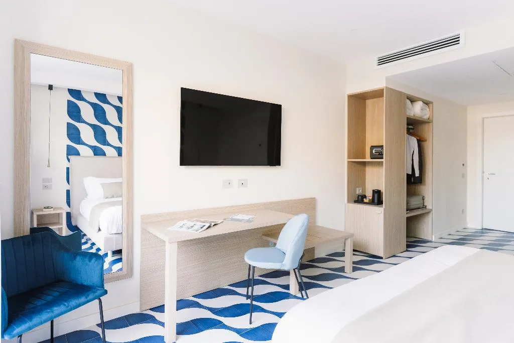 DOUBLE SUPERIOR TWO DOUBLE BEDS Room, Rivage Hotel, Naples