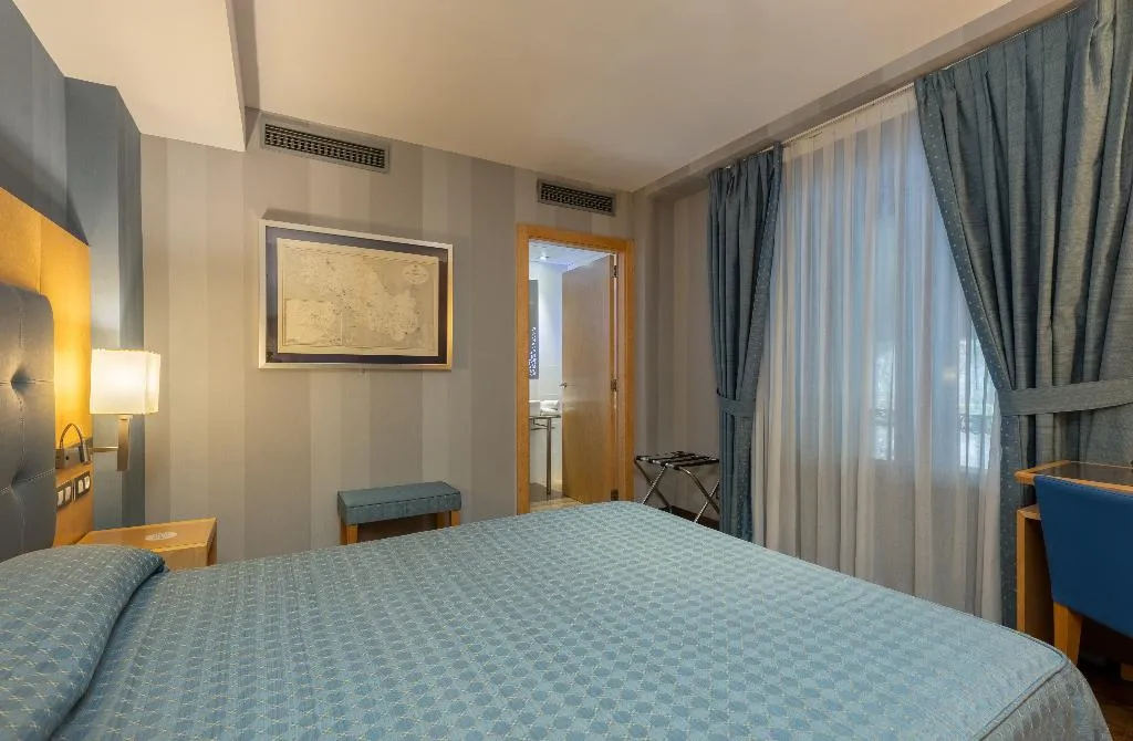 TRIPLE STANDARD Room, Del Mar, Barcelona