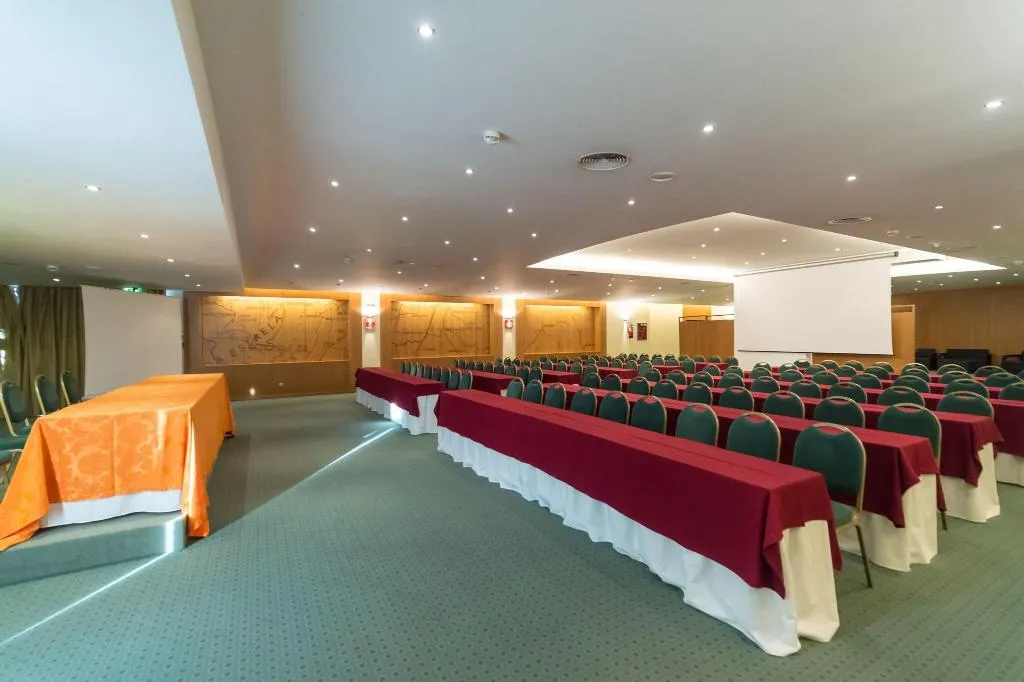 Conferences, Lusitânia, Porto