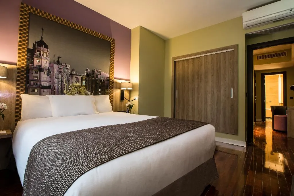 DOUBLE DELUXE Room, Leonardo Hotel Madrid City Center, Madrid