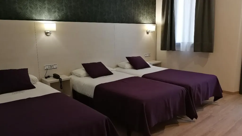 TRIPLE STANDARD Room, Hotel Cantón, Barcelona