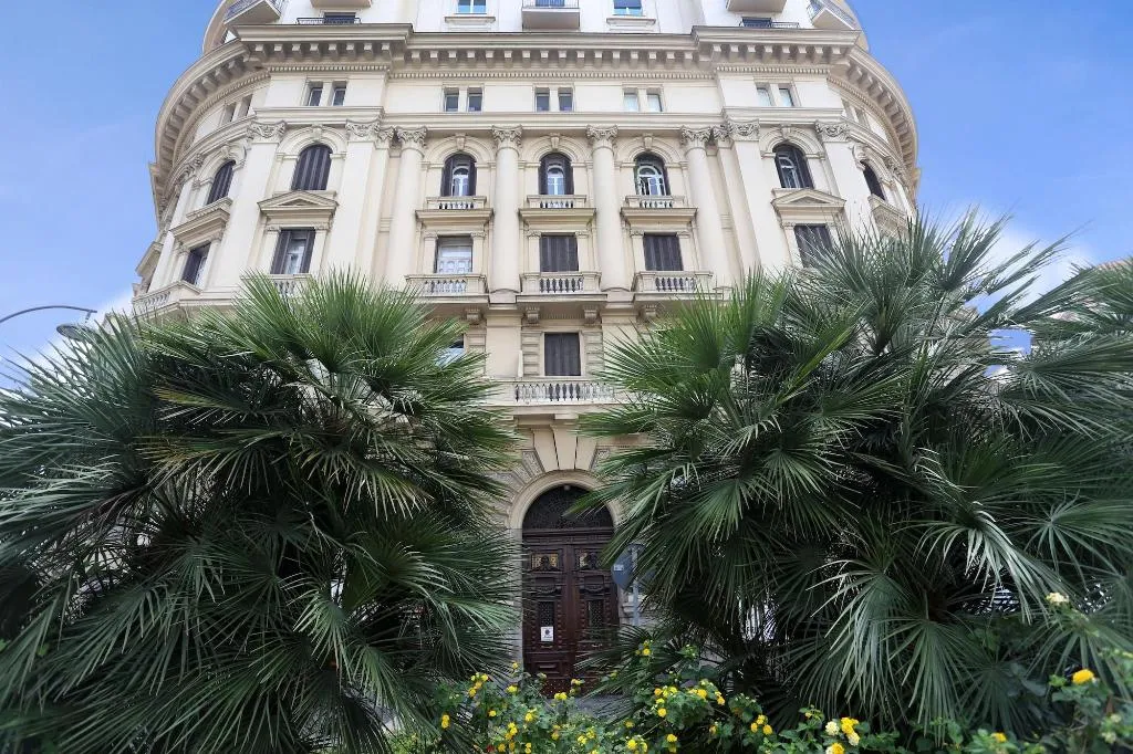 General view, Piazza Bovio 22, Naples