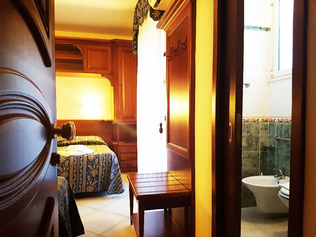 Room, La Giara Hotel, Palermo