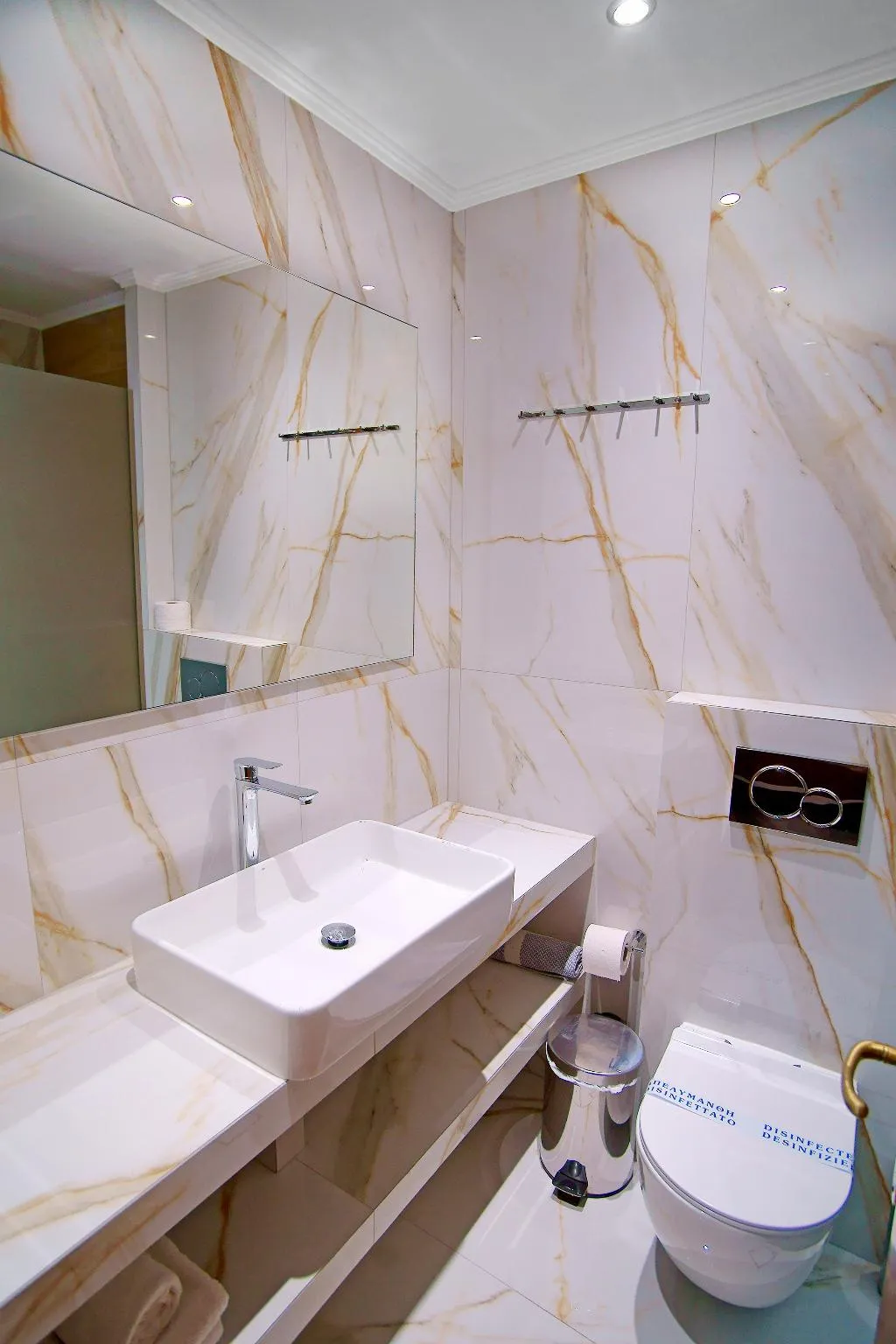 QUADRUPLE CITY VIEW Room, Kyparissia Beach, Athens