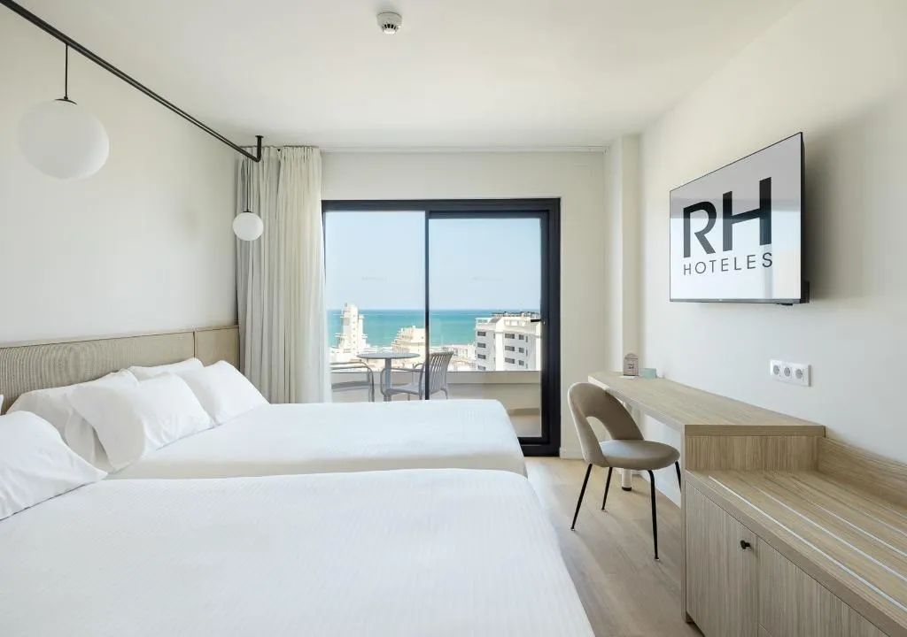 QUADRUPLE STANDARD Room, RH Arena, Valencia