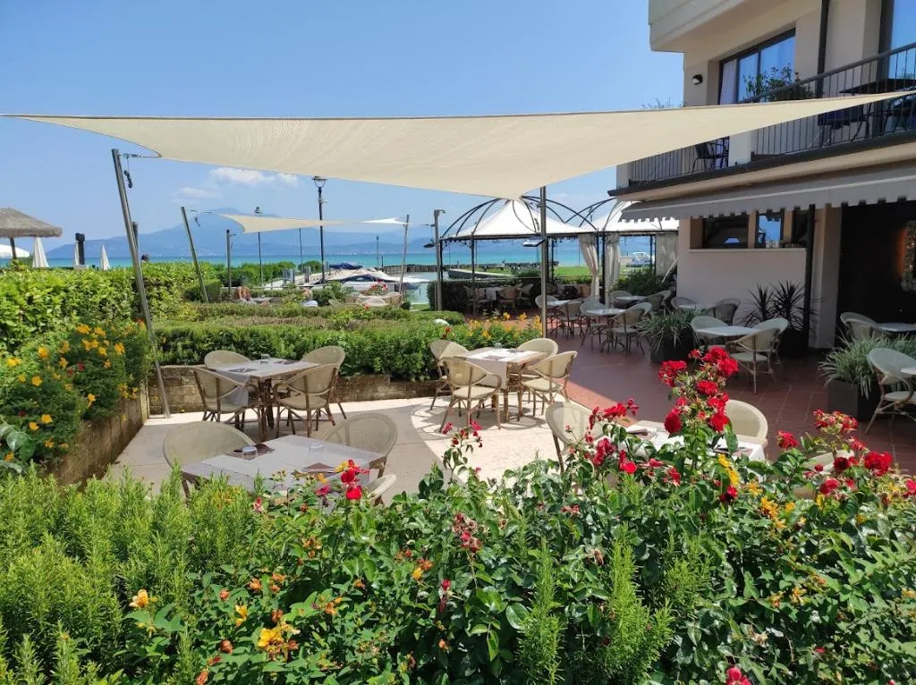 Terrace, Yachting Hotel Mistral, Milan