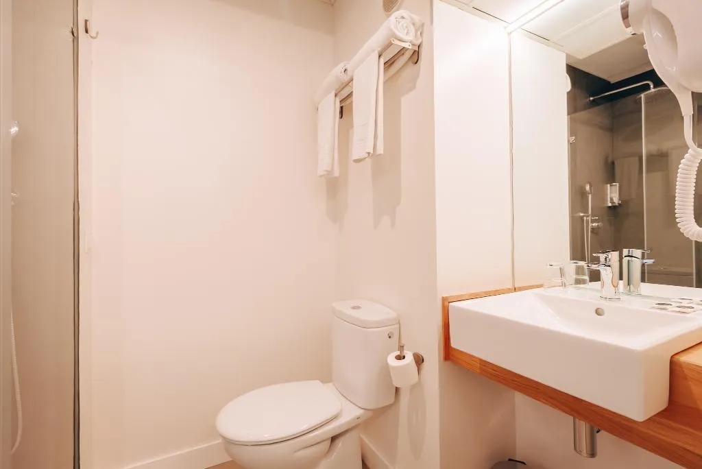 Double or Twin STANDARD Room, Vertice Roomspace Madrid, Madrid
