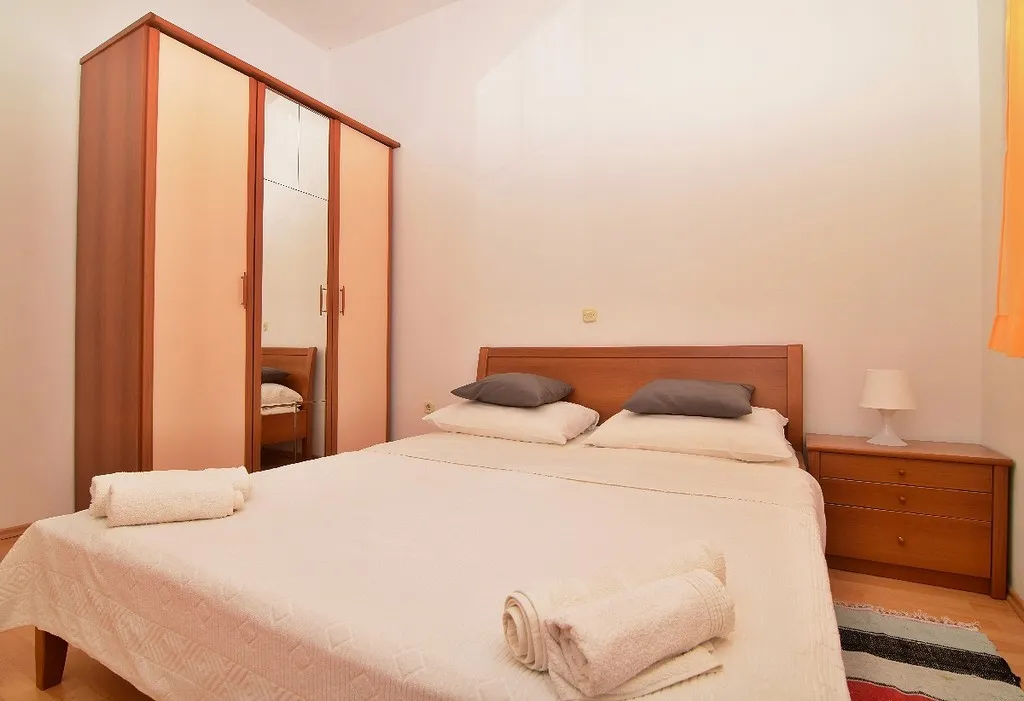 APARTMENT CAPACITY 4 Room, Renata, Split