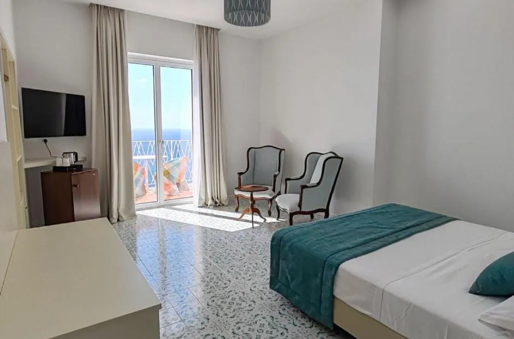 Double or Twin ECONOMY Room, Grand Hotel Excelsior, Naples