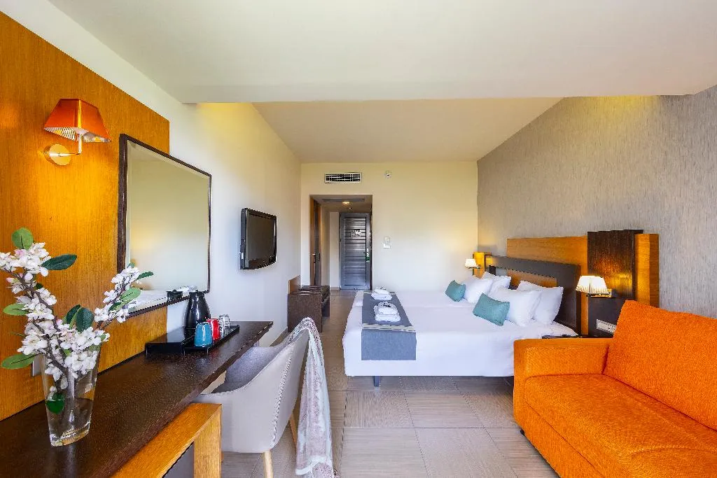Double or Twin POOL VIEW Room, Leonardo Kolymbia Resort, Rhodes