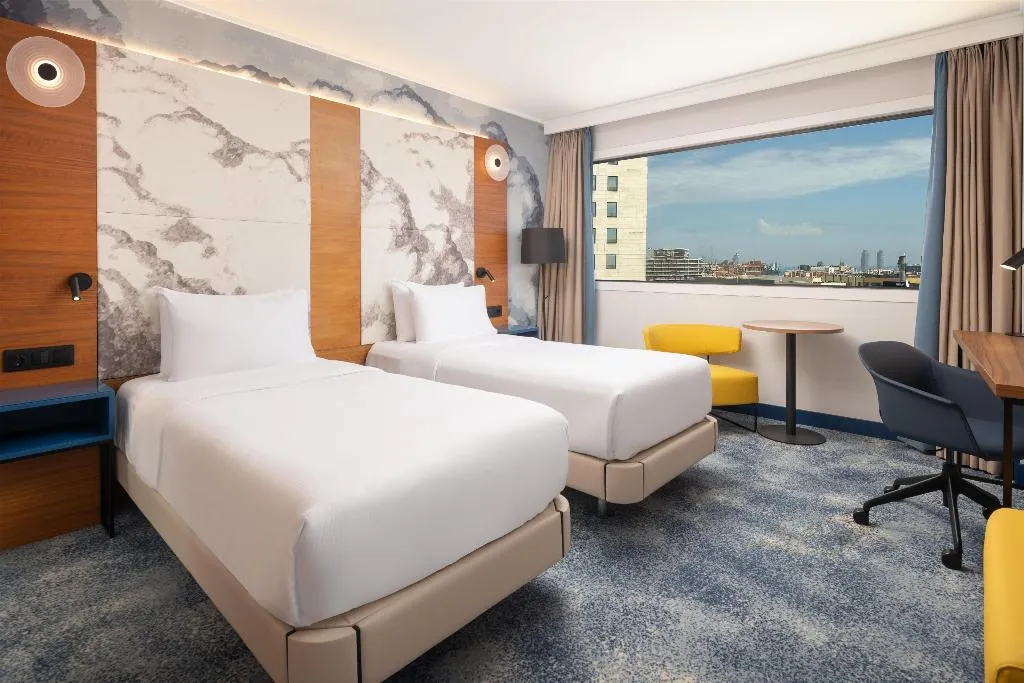 FAMILY ROOM CONNECTING ROOM Room, Hilton Barcelona, Barcelona