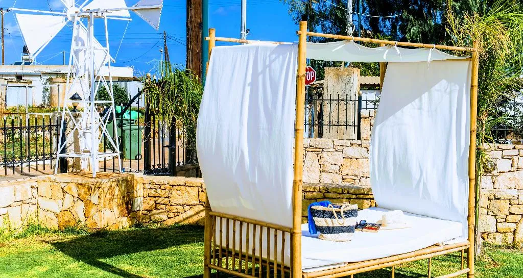 Pool, Yiannis Manos, Crete