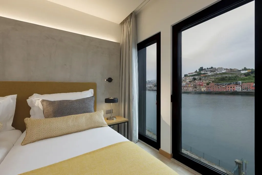 TWIN SUPERIOR RIVER VIEW Room, Neya Porto Hotel, Porto