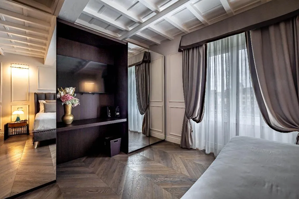 JUNIOR SUITE RIVER VIEW Room, Palazzo Alfieri, Florence