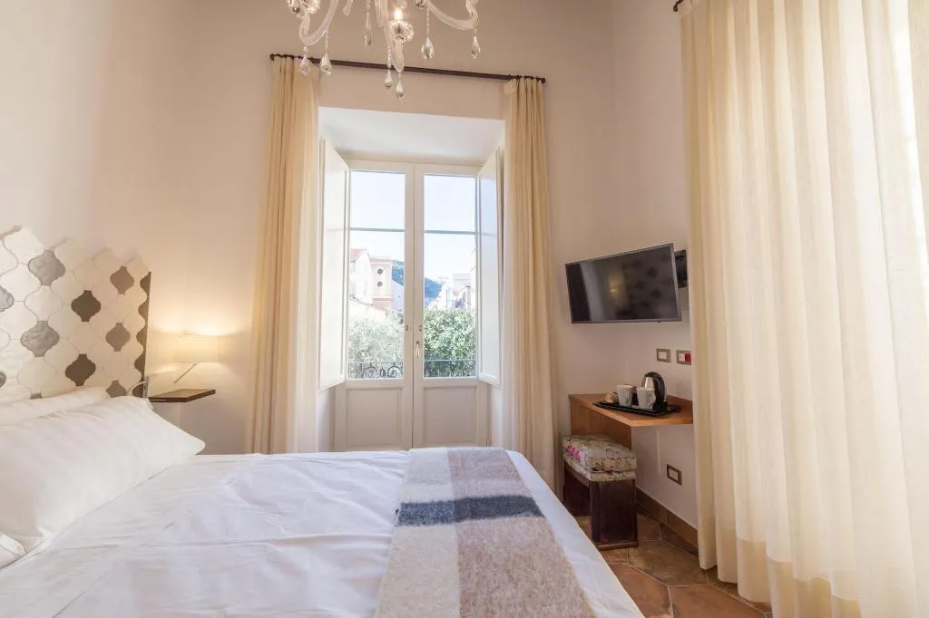 Room, Residenza Il Campanile, Naples