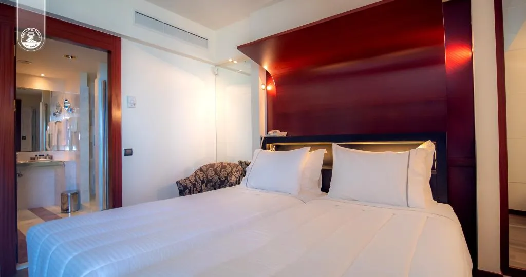 TRIPLE DELUXE SEA VIEW Room, Club Hotel Casino Loutraki, Kalamata
