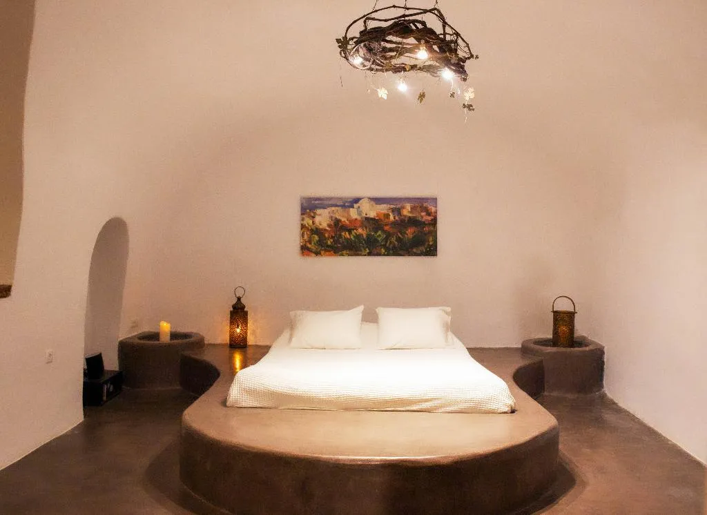VILLA THREE BEDROOMS WITH PRIVATE POOL Room, Santorini Heritage Villas & Mansions, Santorini