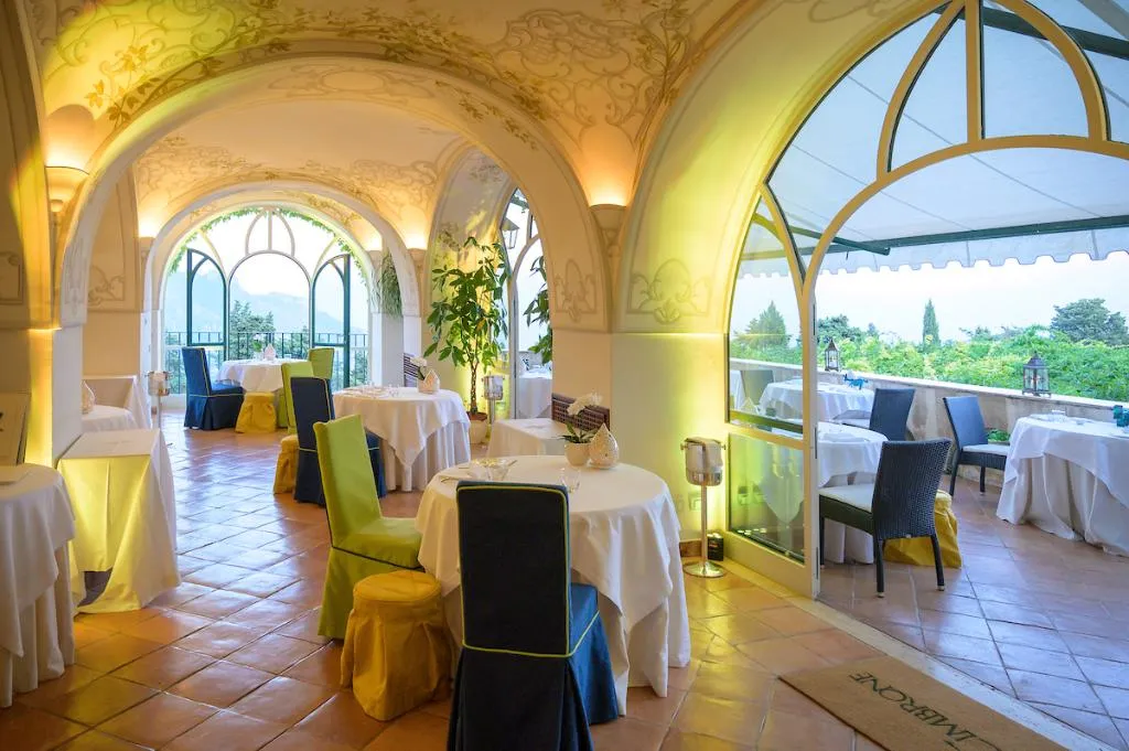 Restaurant, Villa Cimbrone, Naples