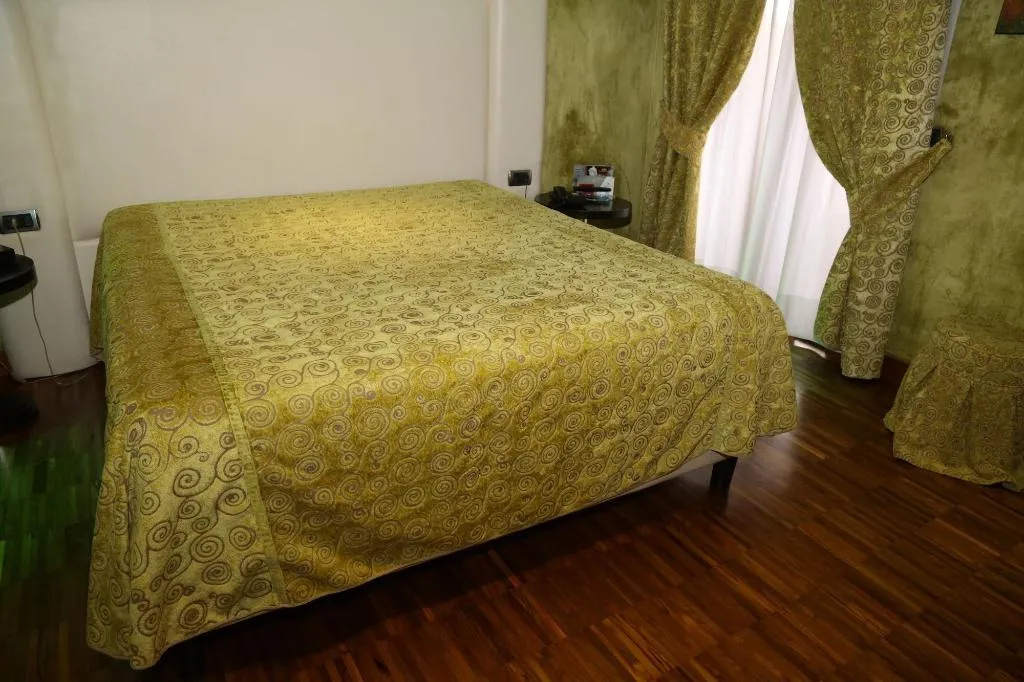 Room, Hotel Marcantonio, Naples