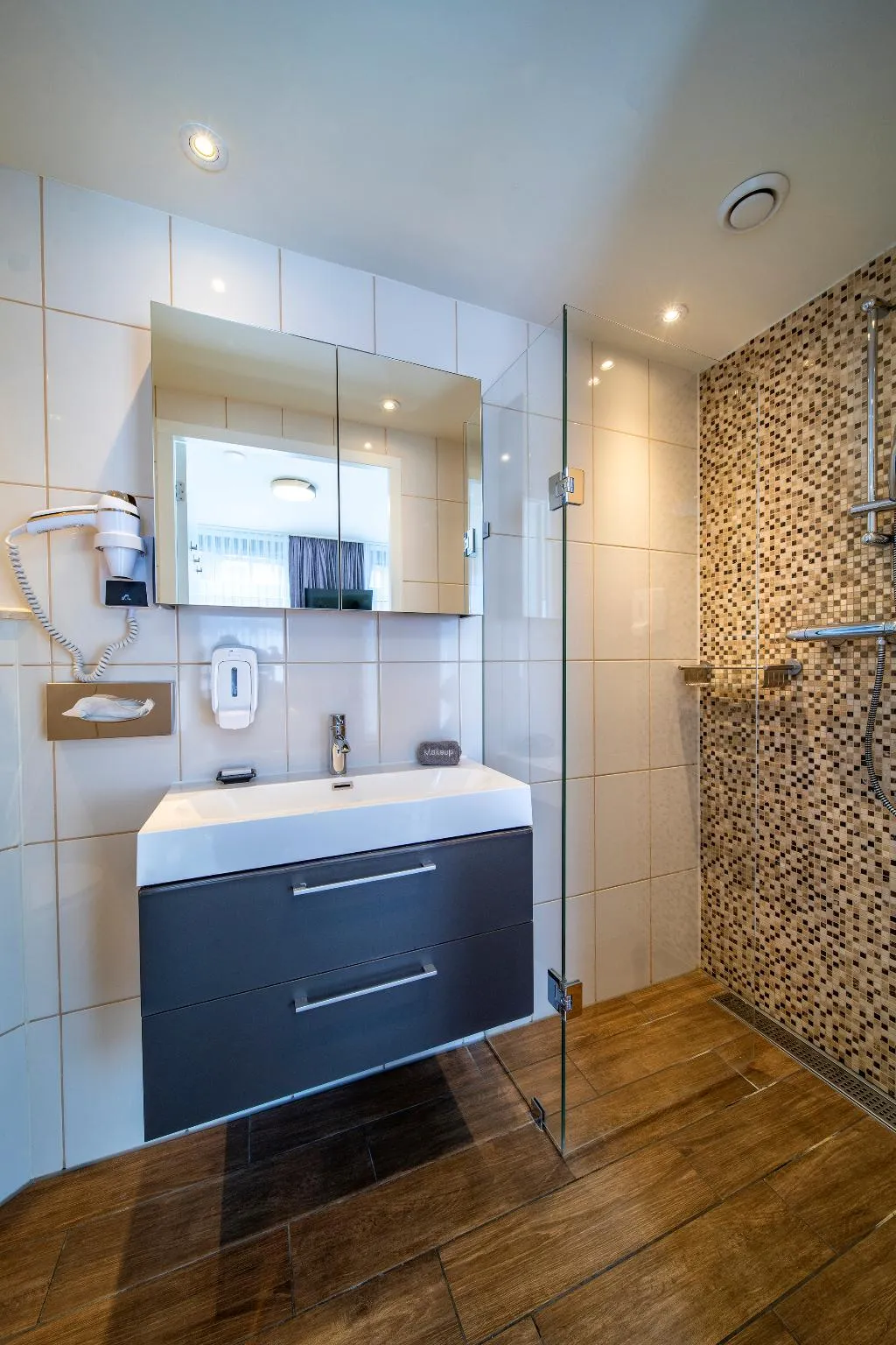 TRIPLE STANDARD Room, Hotel Jupiter, Amsterdam