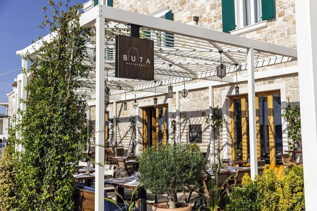 Room, Armerun Heritage Hotel & Residences, Split
