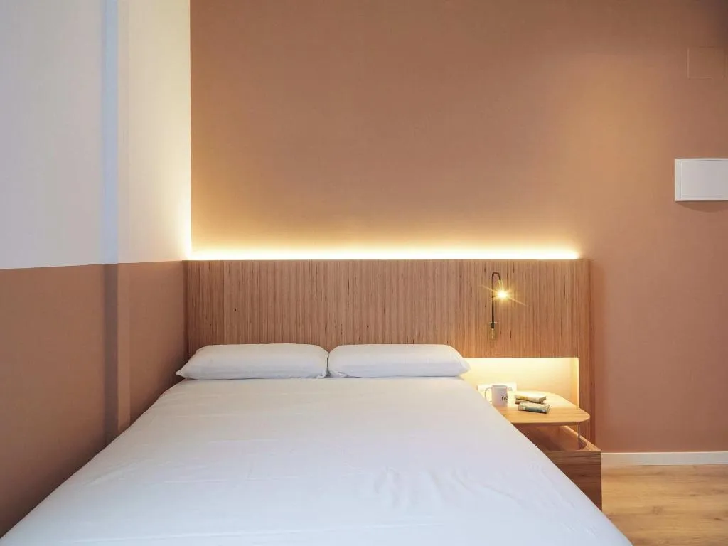 Room, Ola Living Hostal Tetuan, Madrid