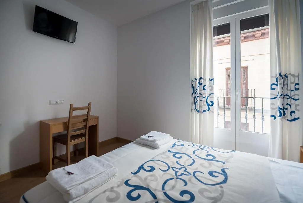 Double or Twin STANDARD Room, Hostal Carracedo, Madrid
