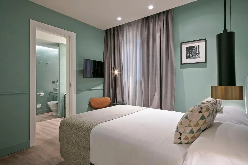 DOUBLE SUPERIOR Room, Via Augusta, Barcelona