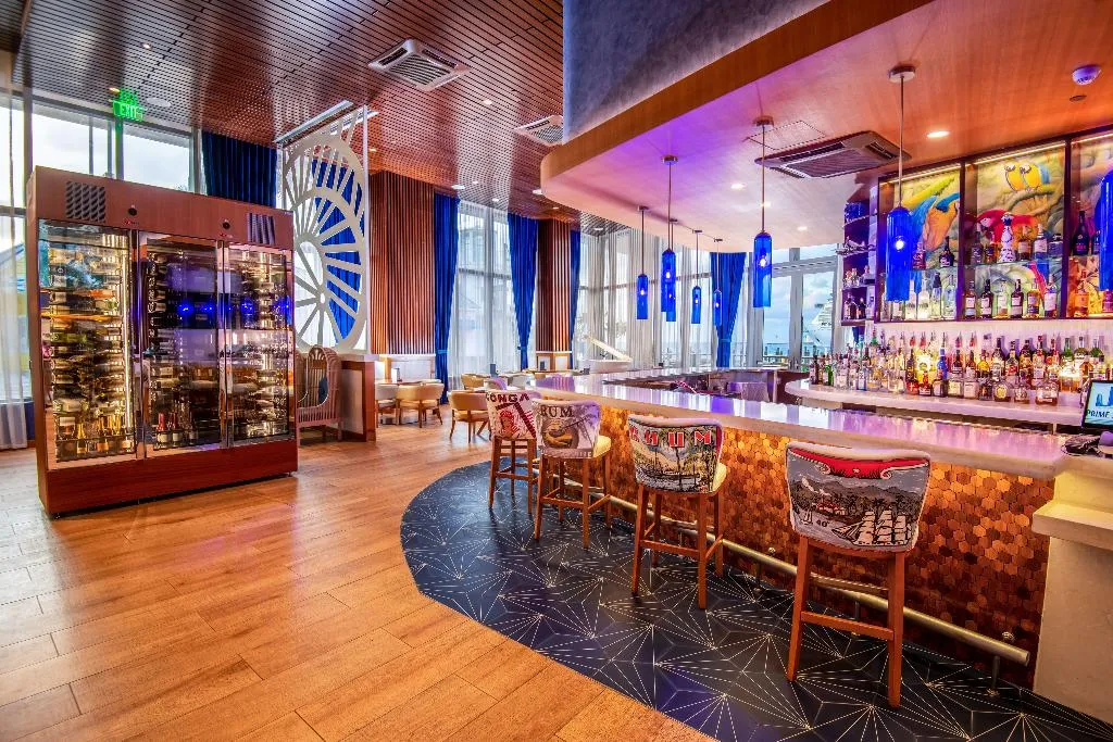 Bar, Margaritaville Resort Nassau, Nassau