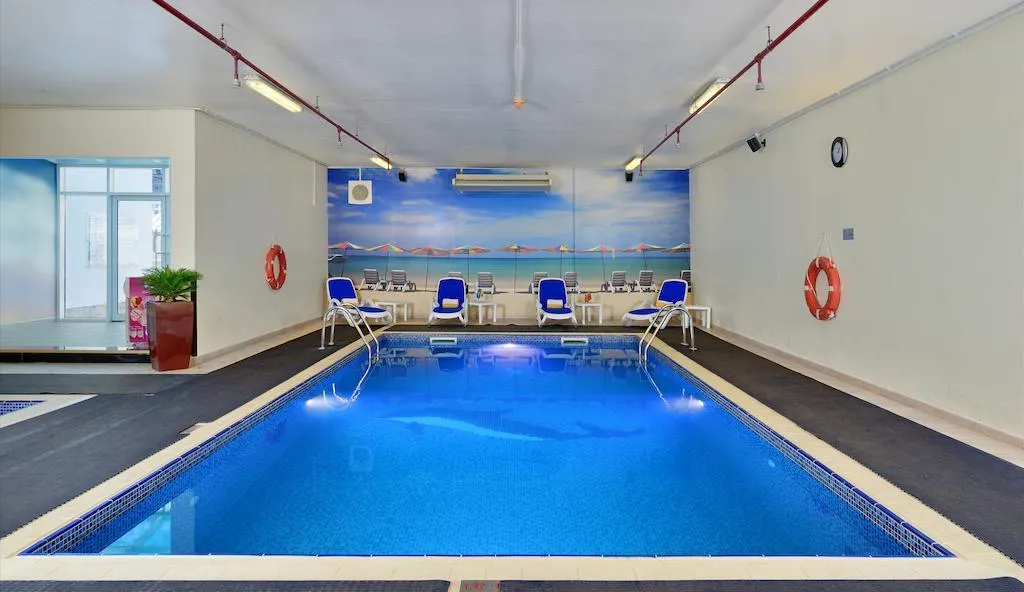 Pool, Golden Sands Hotel & Residences, Dubai