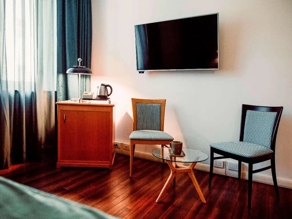 DOUBLE CLASSIC QUEEN BED Room, Mercure Roma Corso Trieste, Rome