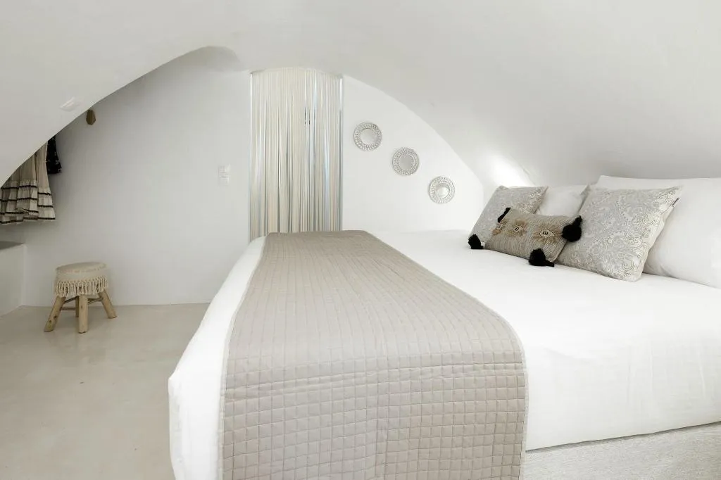 Room, Nano Suites, Santorini