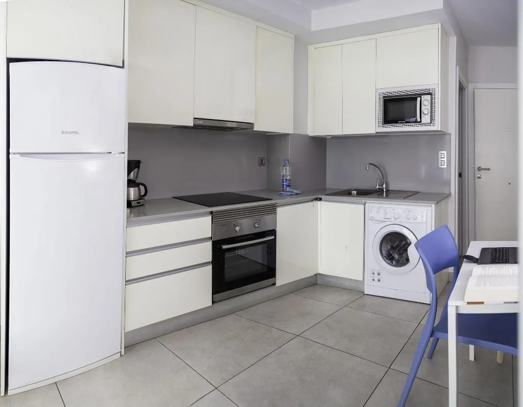 Room, Tusity Yeah, Gran Canaria