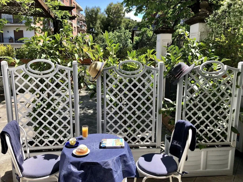 Room, Relais La Rupe, Naples
