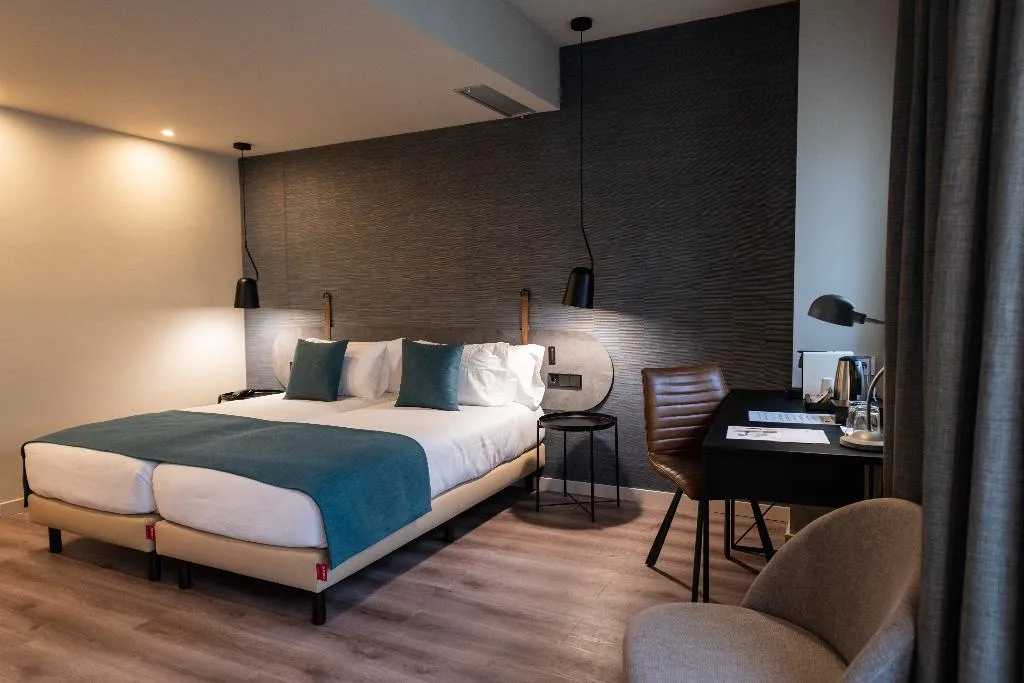 TRIPLE STANDARD Room, Atenea Rekord Suites, Barcelona