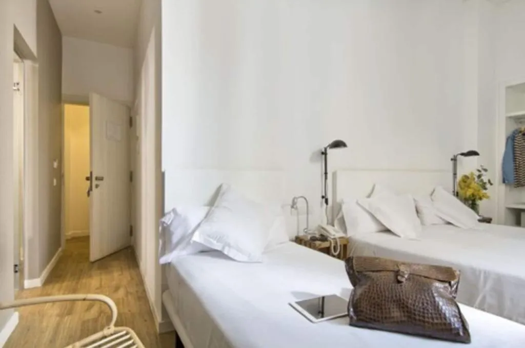 Room, Som Nit Born, Barcelona